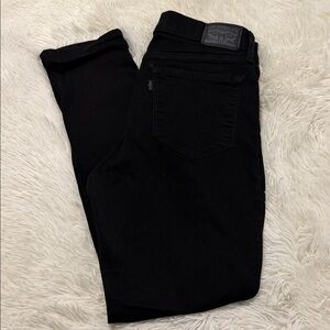 Levi’s 311 Shaping Skinny Jean